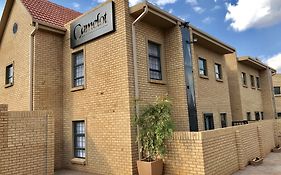 Camelot Guest House & Apartments